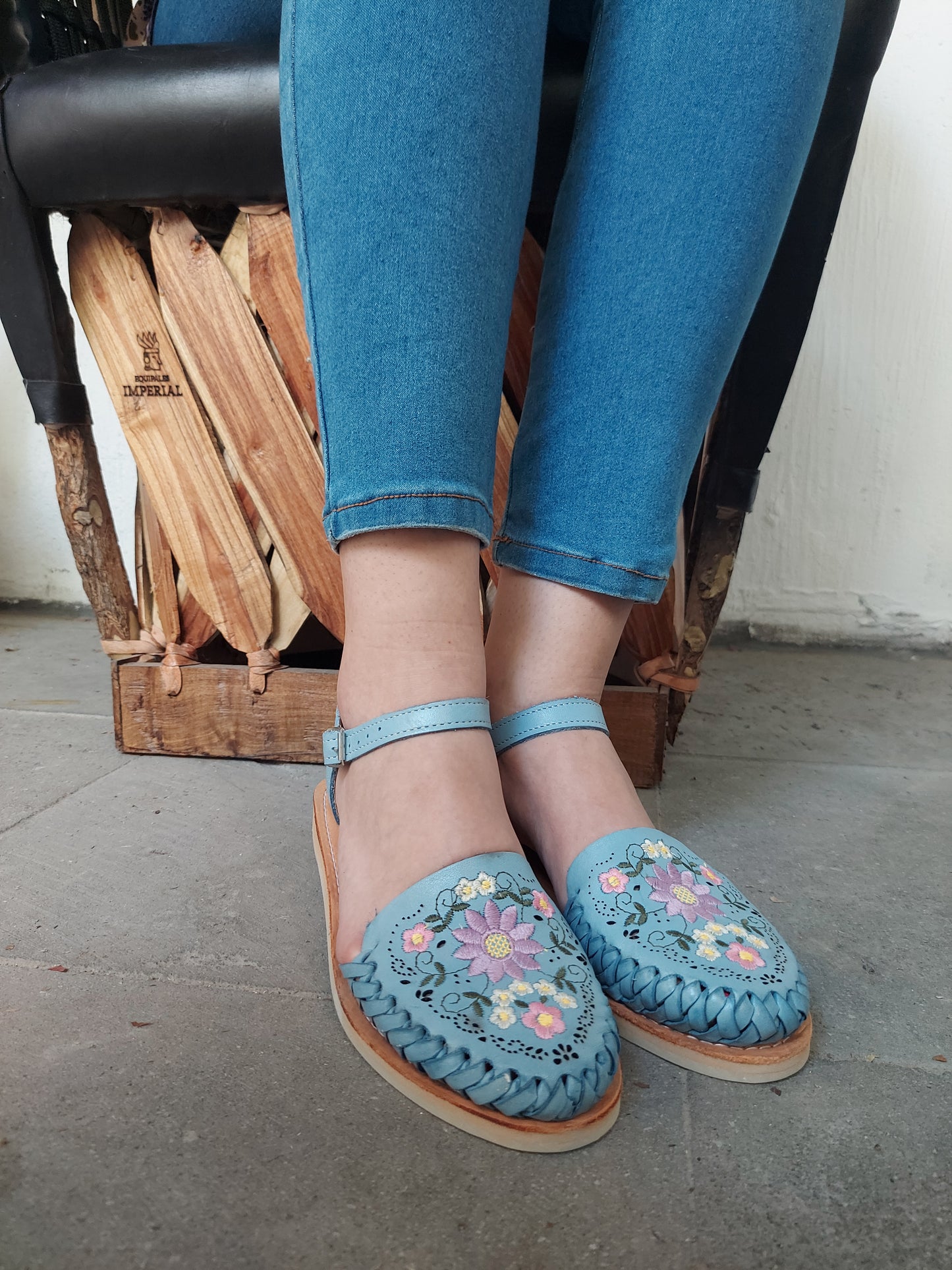 07 flores azul latigo