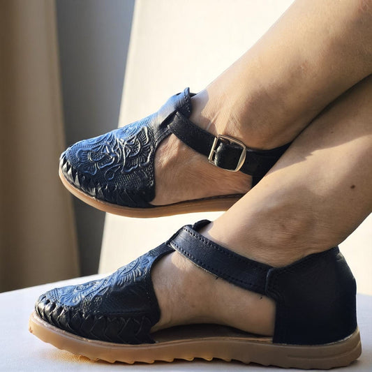 Apargata negra gravada