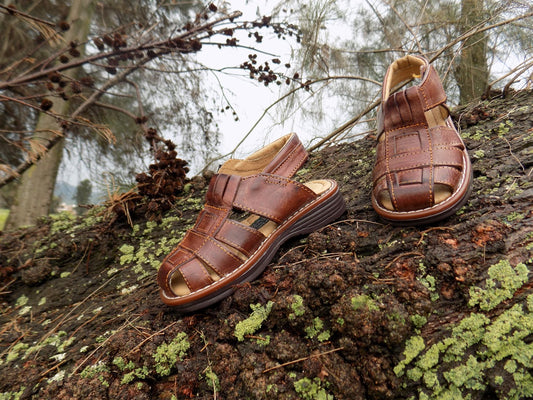 Huarache café niño