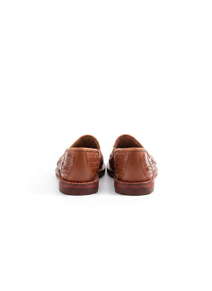 Huaraches Domino tan de ARTESANALRENVAL en piel genuina con tejido artesanal trenzado y suela resistente