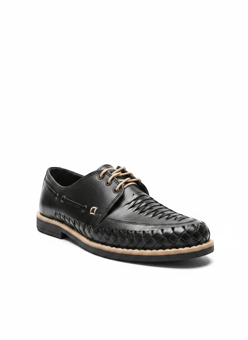 Huaraches ARTESANALRENVAL negros de piel genuina con tejido artesanal, agujetas y suela resistente.