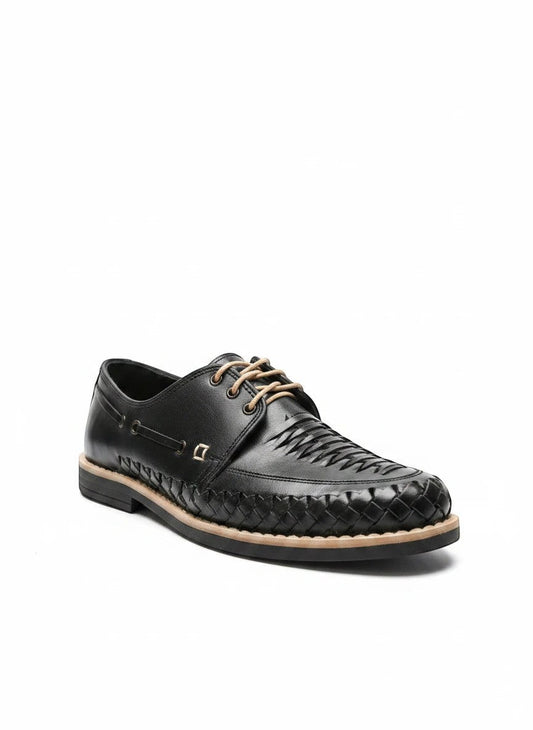 Huaraches ARTESANALRENVAL negros de piel genuina con tejido artesanal, agujetas y suela resistente.