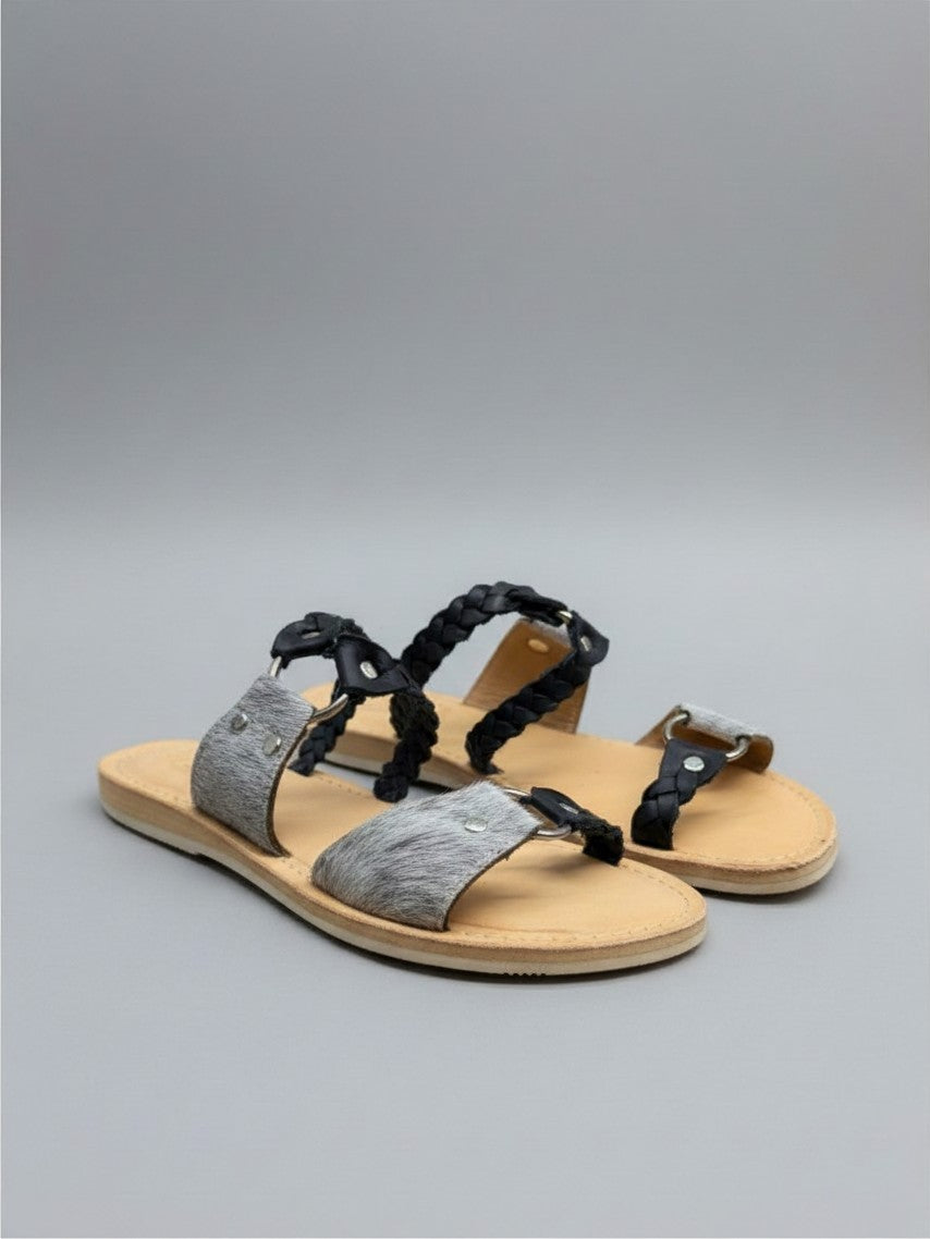 Huarache trenzado de pelo natural de vaca gris